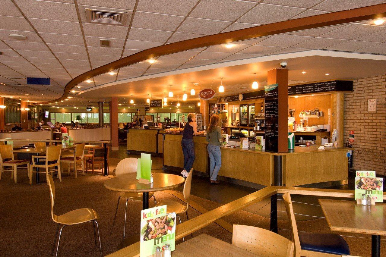 Premier Inn Cardiff Roath Esterno foto