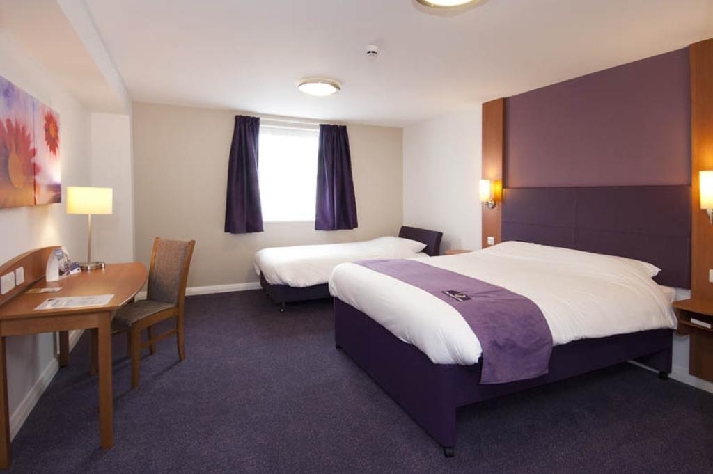 Premier Inn Cardiff Roath Camera foto